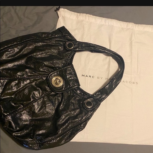Marc by Marc Jacobs turn lock EXTRA LARGE hobo bag. GREAT condition! GREAT DEAL! - Picture 1 of 14